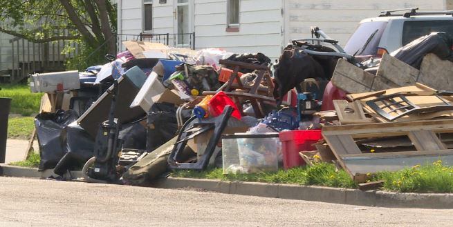 Fall clean-up curbside collection discontinued - Vimarsana News